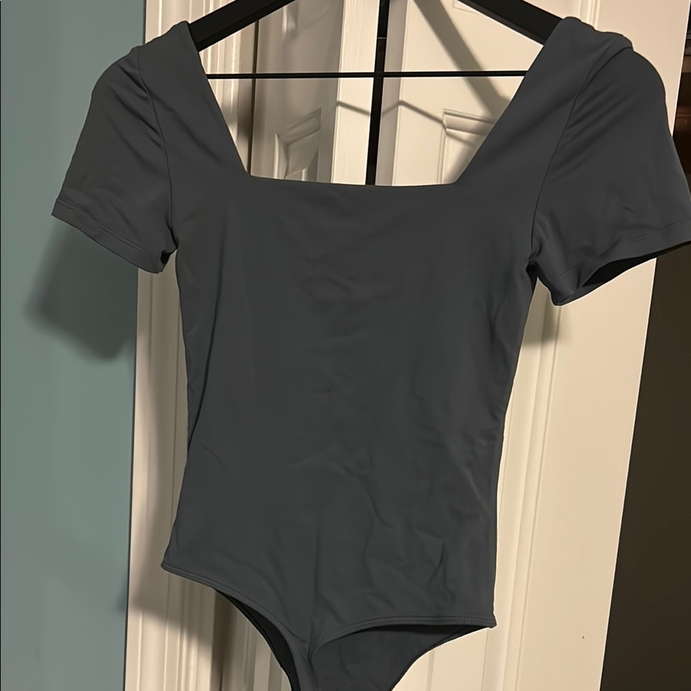 Aritzia Babaton Bodysuit - Picture 4 of 4